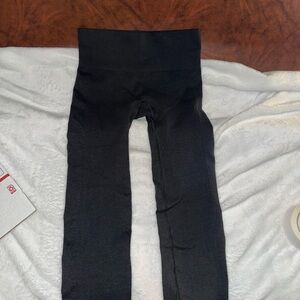 Black Lululemon Align Crop Leggings
